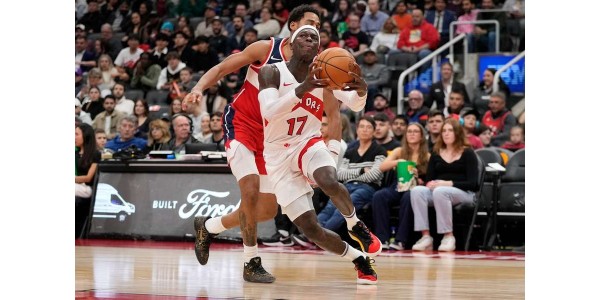Dennis Schröder pelaa vahvasti Toronto Raptorsin ensimmäisessä pelissä